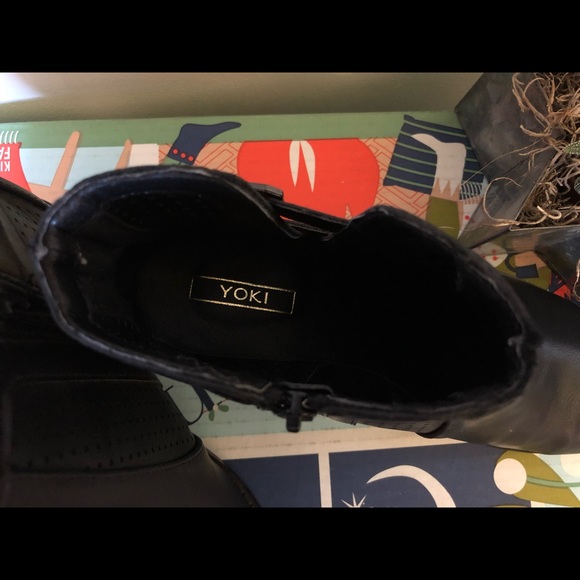 Black Leather Western style Bootie! - Picture 3 of 7